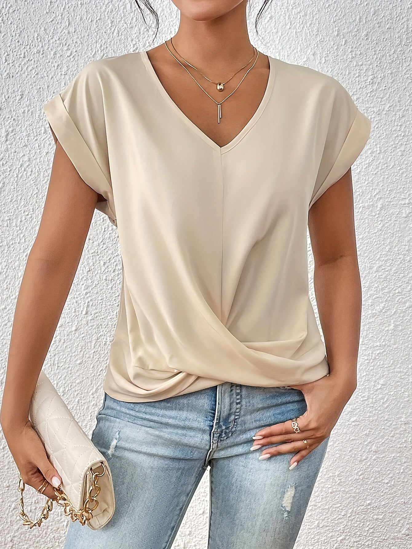 Cleo | Classic T-Shirt With V-Neckline