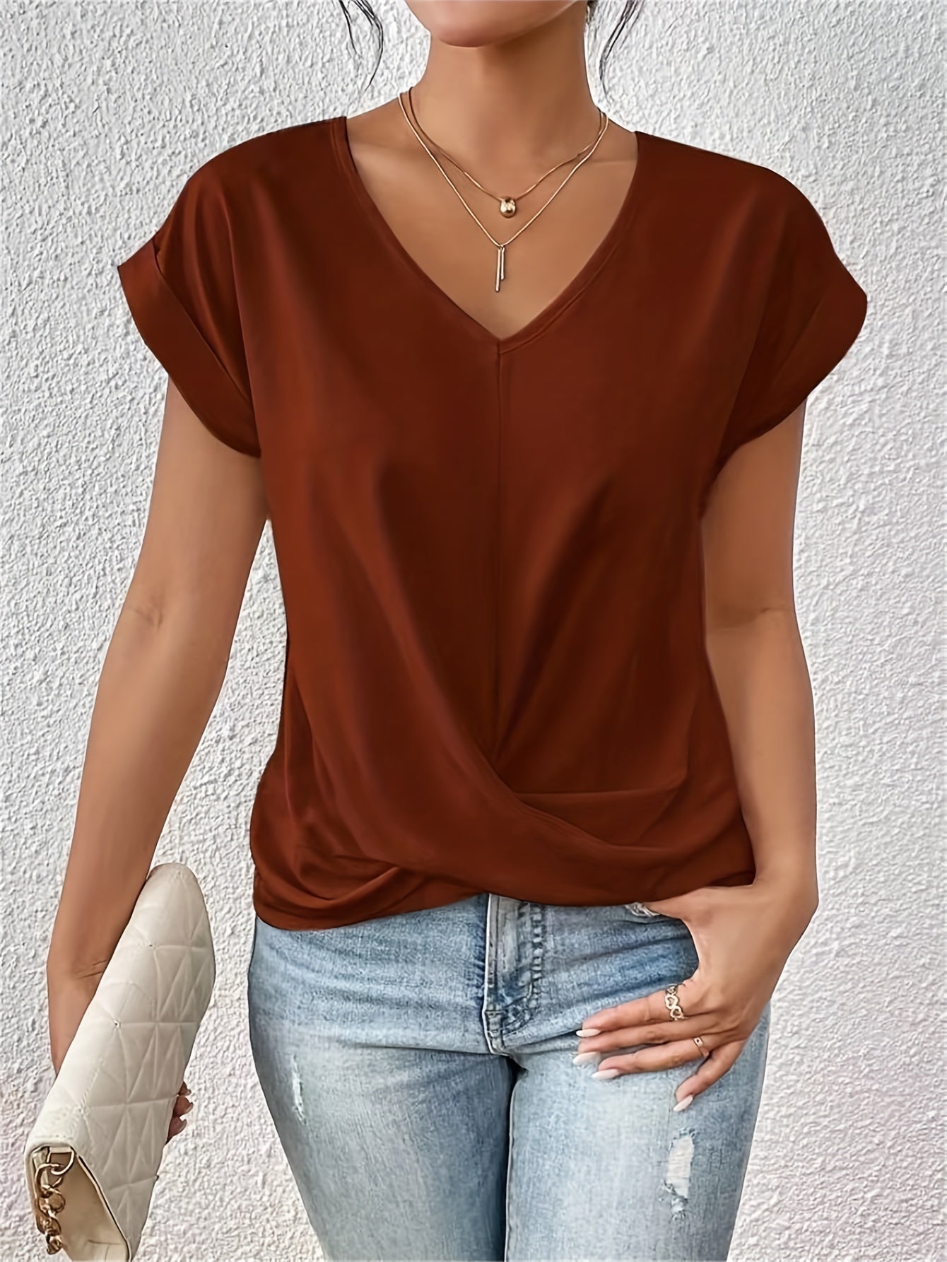 Cleo | Classic T-Shirt With V-Neckline
